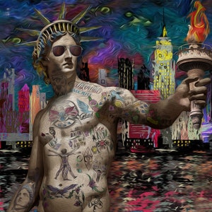 Puede incluir: Una pintura abstracta colorida de la Estatua de la Libertad con una ciudad en el fondo. La estatua est&aacute; representada con tatuajes y gafas de sol, sosteniendo una antorcha en su mano derecha.