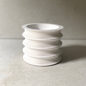 Stacking &quot;Curvy Coaster&quot; Off White Finish