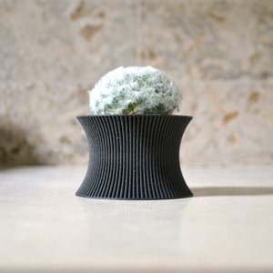 Eleganter schwarzer Übertopf aus Holz: 3D Gedruckter Übertopf