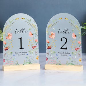 Wildflower Wedding Table Numbers, Frosted Arch Acrylic Table Numbers, Floral Table Numbers, Boho Wedding Table Decor, Bridal Shower