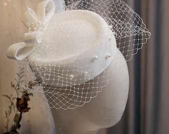 Handmade Pill Box Bridal Fascinator, Wedding Hat Face Veil, Elegant Wedding Headpiece， Style Wedding Hat