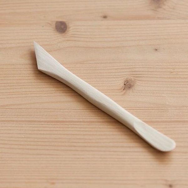 MU Wooden Stick for applying Print-On Stickers, 1PCS