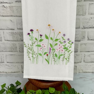 Wildflower Tea Towel*Daisies*Wildflowers*Embroidered*Flour sack Towel*Kitchen Towel*Hostess Gift*Shower Gift*Housewarming*Wedding