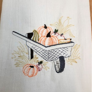 Geborduurde HERFSTHANDDOEK**Meelzakhanddoek*Theedoek** Keukenhanddoek* Kar met herfstpompoenen * Thanksgiving-handdoek* Cadeau* Snelle verzending