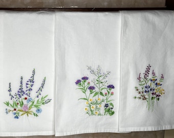 TEA TOWEL WILDFLOWER Set*Embroidered*Meadow Flowers*Wildflowers*Lavender*Carnations *Mother’s Day*Teacher*Hostess Gifts