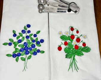 Tea Towel*Strawberries*Blueberries*Embroidered Tea Towel*Hand Towel*Floursack*Kitchen Towel*Hostess Gift*Christmas*Housewarming*Shower Gift