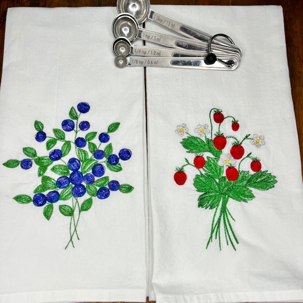 Tea Towel*Strawberries*Blueberries*Embroidered Tea Towel*Hand Towel*Floursack*Kitchen Towel*Hostess Gift*Christmas*Housewarming*Shower Gift