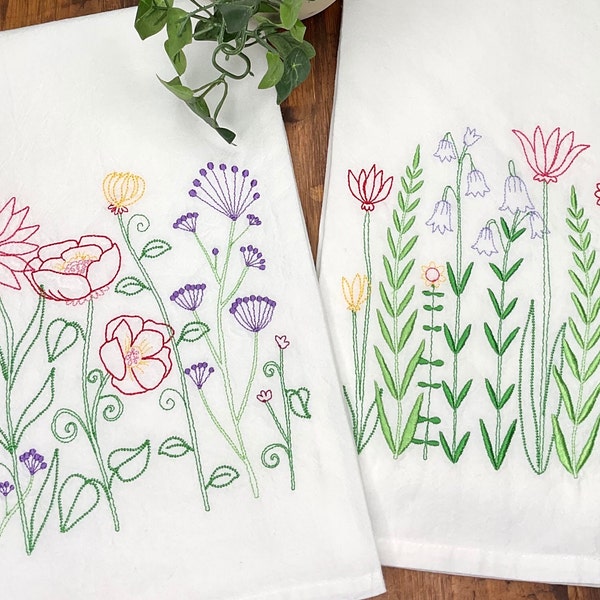 Tea Towels*Vintage Embroidered Flowers*Set of Tea Towels*Hand Towels*Flowers Tea Towels*Floursack*Kitchen Towel*Housewarming*Shower Gift