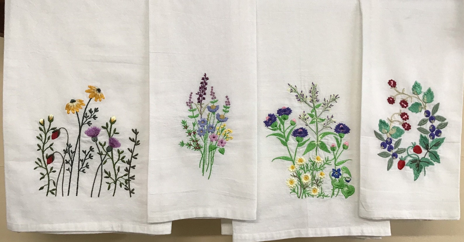 EMBROIDERED TEA TOWELS*Wildflower*Meadow Flowers*Strawberry*Blueberry*Hand Towel*Kitchen Towel*Dish Cloth*Floursack*Bundle Towels/ Discount