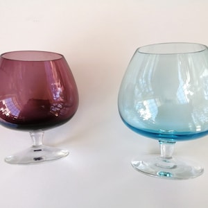 Brandy Glasses, 2 Vintage Cognac snifters, balloon Glasses. 70&#39;s Cognac glasses turquoise and lilac colored glasses, vintage barware 4/ 3in