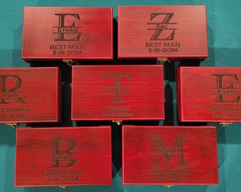 Jeu de dés et cartes à jouer gravées Groomsman