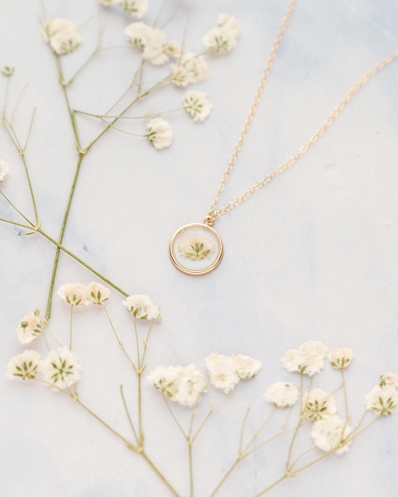 Baby’s Breath Necklace – Dried Flower Pendant, Pregnancy Gift for Expecting Mom