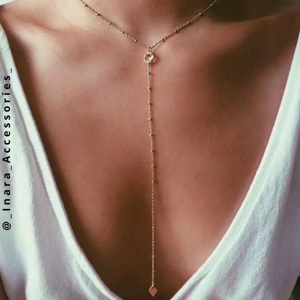Isla Long Crystal & Diamond Pendant Chain, Front or Back Necklace Livré dans une boîte cadeau. Tour de cou/Pendentif/Chaîne/Collier