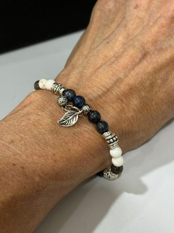 STONE BEAD BRACELET 6 MM W/CHARMS - CHOCOLATE BROWN W/SILVER STONE BEAD BRACELET 6 MM W/CHARMS - CHOCOLATE BROWN W/SILVER
