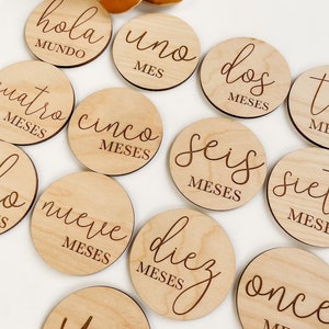 Spanish Wooden Monthly Milestone Disc For Baby Photos | Baby Shower gift | Monthly Milestone Marker in Spanish | Baby Gift | Milestone Cards
