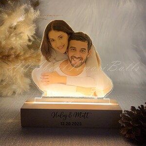 Engraved Wooden Base Night Light, Custom Couple Portrait Anniversary Keepsake, Newlywed Christmas Desk Lamp, Acrylic Home Decor