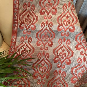 Siren Damask Blanket Overlay Mosaic Crochet pattern in English