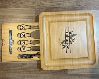 Planche de charcuterie personnalisée. Plateau de fromages. Lame personnalisée. Cadeau de pendaison de crémaillère, Planche à viande, Cadeau pour hôtesse, Cadeau pour maman, Cadeau pour baby shower,