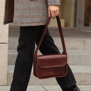 crossbody bags, leather purse, leather bag, shoulder bag, leather handbag, small crossbody bag, crossbody purse, small purse, cross body bag