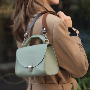 Petit sac à main bandoulière en cuir fait main pour femme