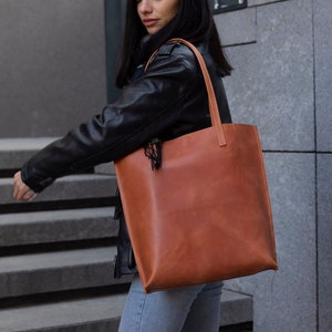 bridesmaid tote, leather tote bag, personalized tote bag, leather shoulder bag, tote bag with zipper, laptop tote bag, brown tote bag