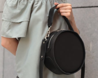 leather round crossbody bag, crossbody purse, leather purse, cross body bag, leather boho bag, travel bag, leather crossbody bag, handbags