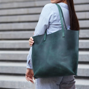 green tote bag, leather tote bag, tote bags for women, bridesmaid tote bags, zipper tote bag, custom tote bags, cute tote bag