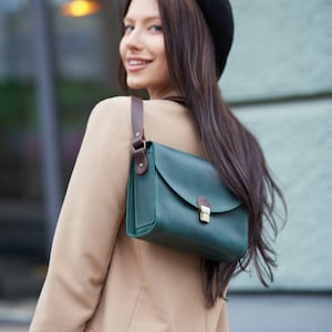 Umhängetasche, Crossbody-Taschen, braune Leder Crossbody-Tasche, kleine Crossbody-Tasche, Taschen für Frauen, Leder Geldbörse Frauen, Leder handgemachte Tasche Bild 8