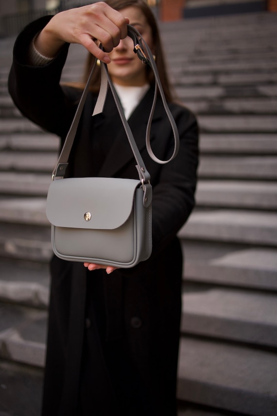 ハンドメイドレザーのレディースクロスボディショルダーバッグ - Etsy 日本