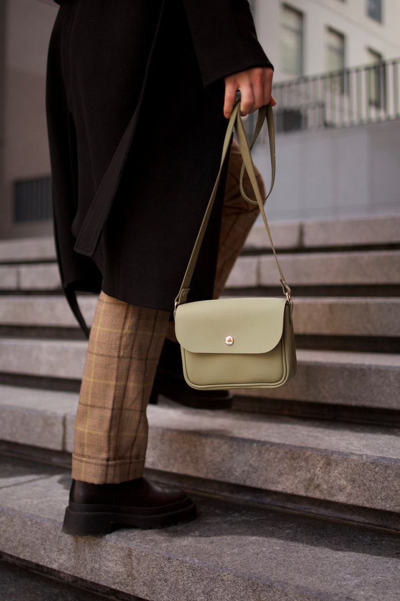 bolso bandolera pequeño, bandolera de cuero, bolsos bandolera, monedero de cuero mujer, bolso bandolera pequeño, bandolera bandolera, bandolera imagen 2