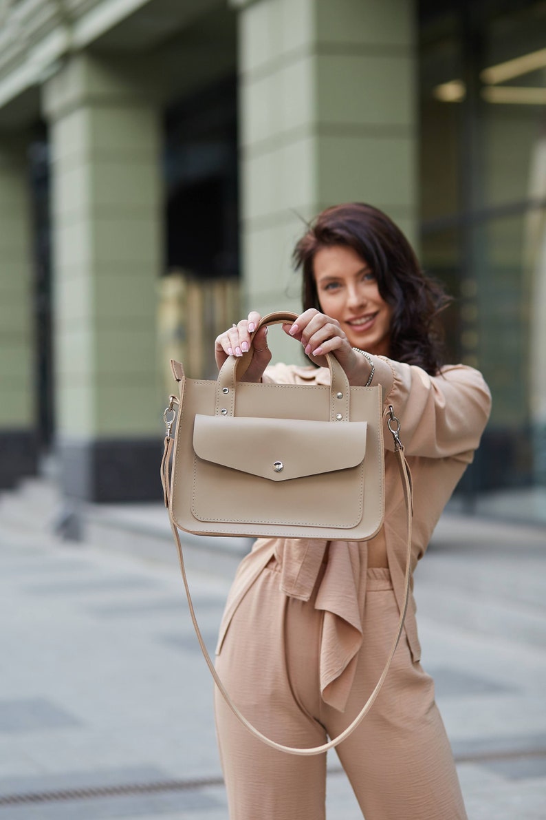 Womens laptop messenger bag, messenger bag women, leather messenger bag image 1