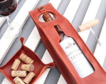 wine bottle holder, Leather wine holder. Wine bag. Wine gift. Groomsman gift. Bridesmaid gift. Mother of groom gift.