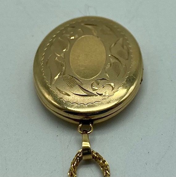 14 Karat Gold Oval Shaped Locket Necklace With 24… - image 7
