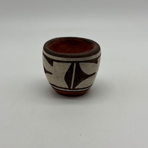 Signed Angelina H Zuni Pueblo NM Handmade and Hand Painted Mini Pottery Vase / Vintage Mini Zuni Pottery / TheShopsInUptown #DN