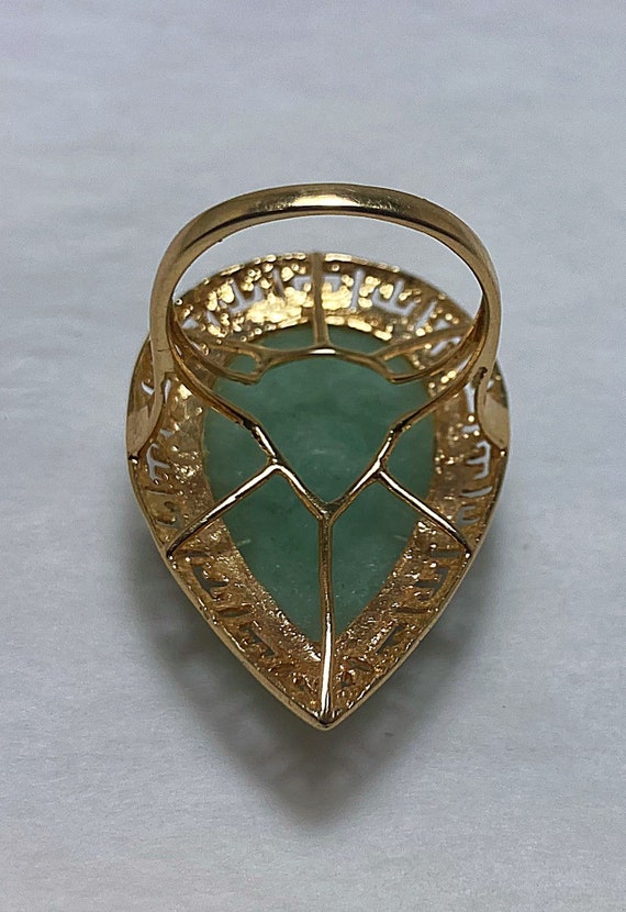 14 Karat Gold Ring With Large Teardrop Shaped Jad… - image 9