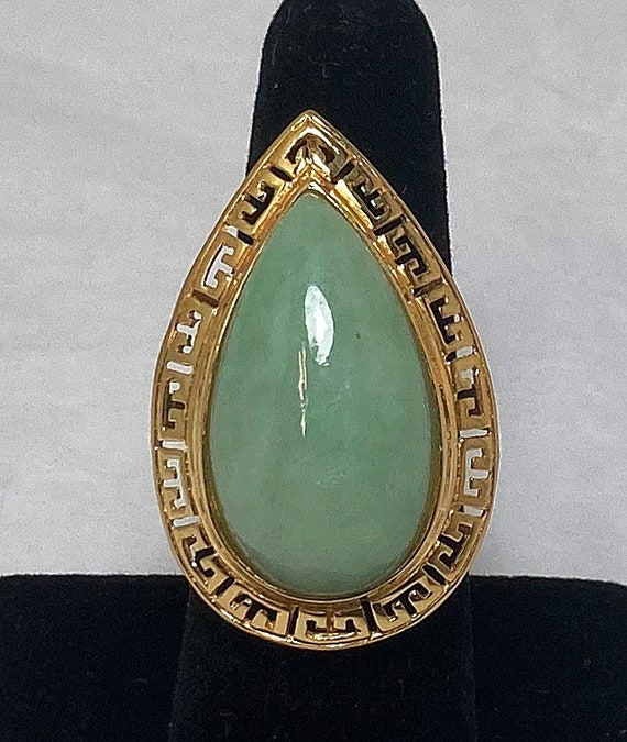 14 Karat Gold Ring With Large Teardrop Shaped Jad… - image 1