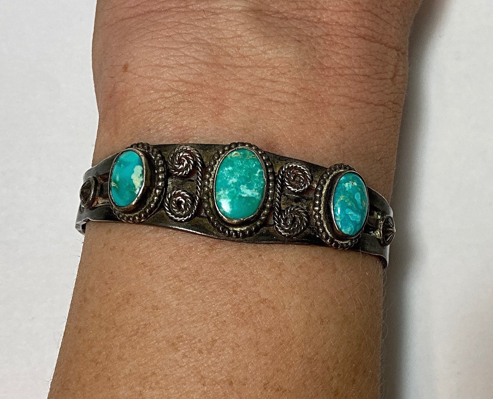 Navajo Handmade Fred Harvey Era Sterling Silver Cuff Navajo Handmade Fred Harvey Era Sterling Silver Cuff