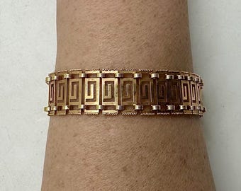 18 Karat Yellow Gold Greek Key Bracelet / Chain And Link Style With Safety Chain And Locking Clasp / 8 1/2 Inches Long #DMT TheShopsInUptown