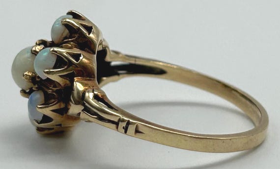 10 Karat Gold Ring with Opal Gems / Size 7 // DN … - image 7