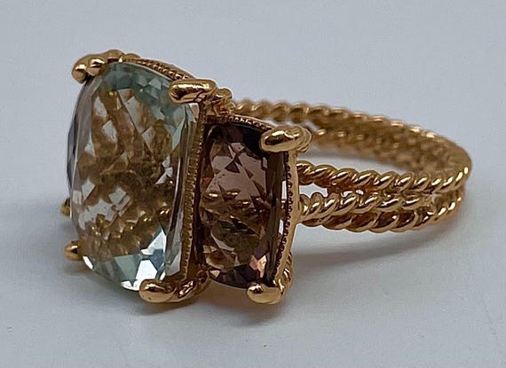 Large 14 Karat Gold Ring With Rectangular Shaped … - image 10