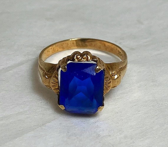 10 Karat Gold Ring With Rectangular Shaped Deep B… - image 4