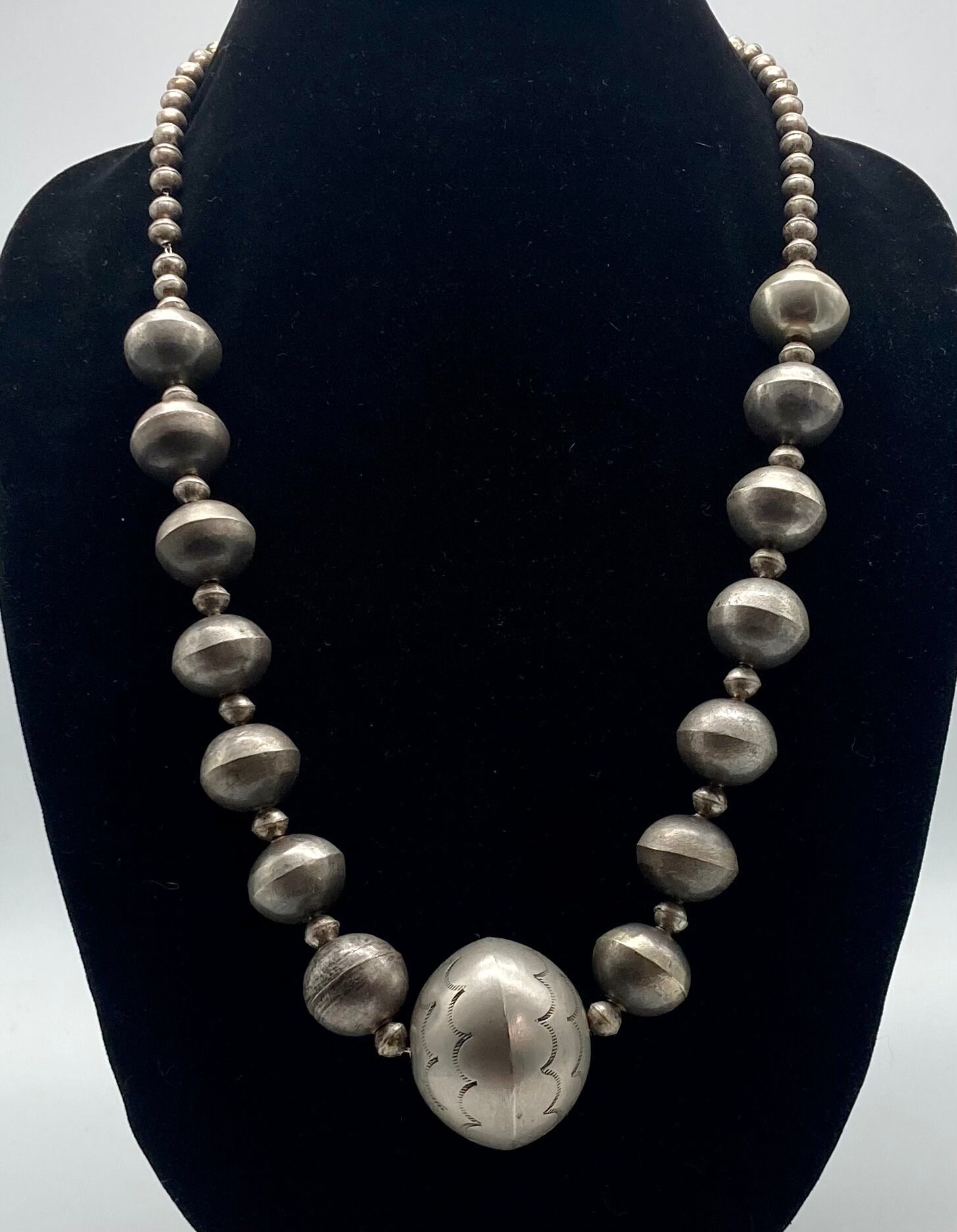Rare Longer!! Vintage Native American Navajo Graduating Sterling Silver Hand Tooled Necklace Old Rare Longer!! Vintage Native American Navajo Graduating Sterling Silver Hand Tooled Necklace Old