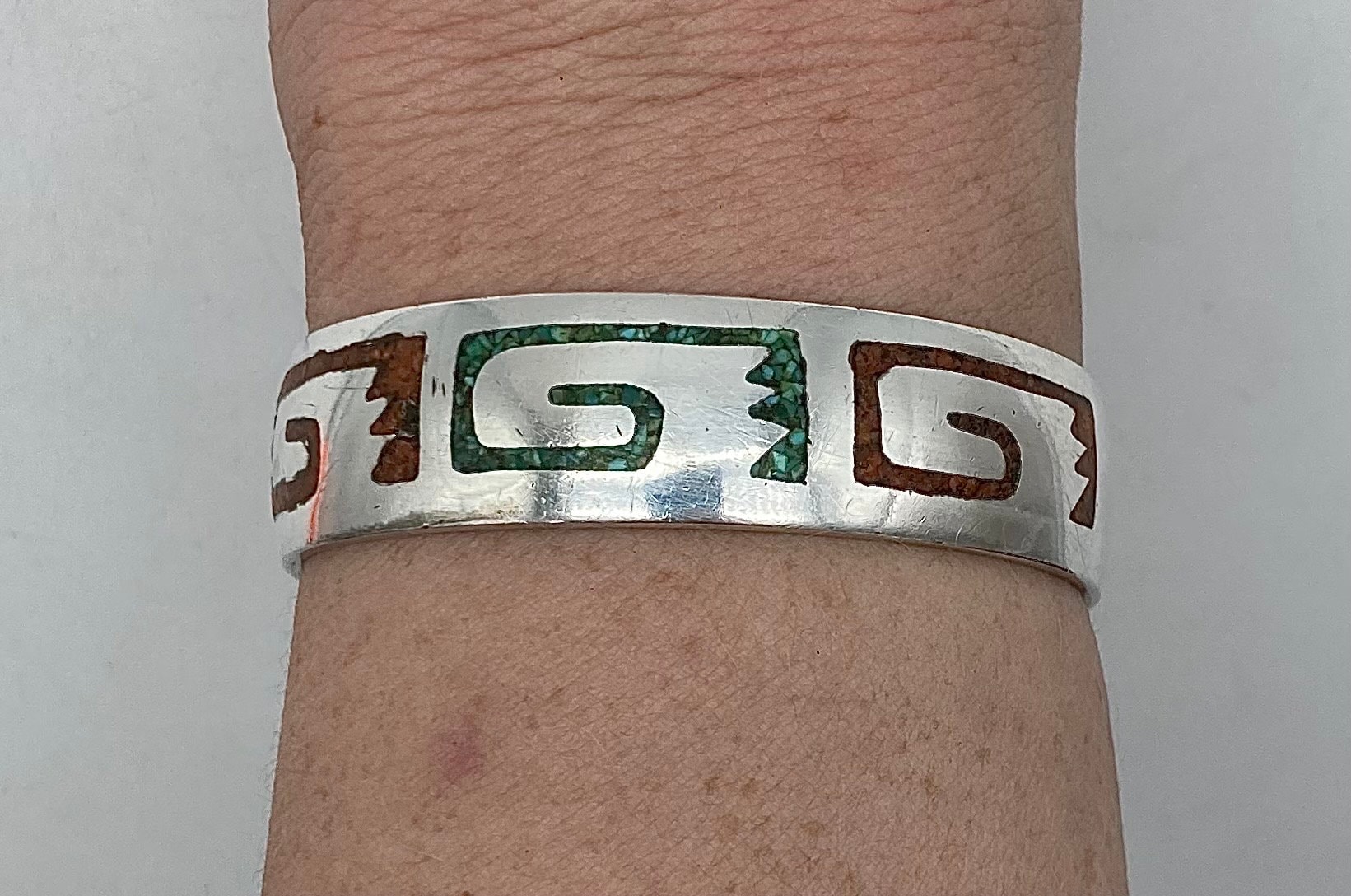 Museum Quality Vintage Native American Jewelry Navajo Green Turquoise Pau Begay Sterling Silver Bracelet Museum Quality Vintage Native American Jewelry Navajo Green Turquoise Pau Begay Sterling Silver Bracelet