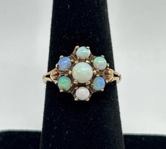 10 Karat Gold Ring with Opal Gems / Size 7 // DN … - image 1