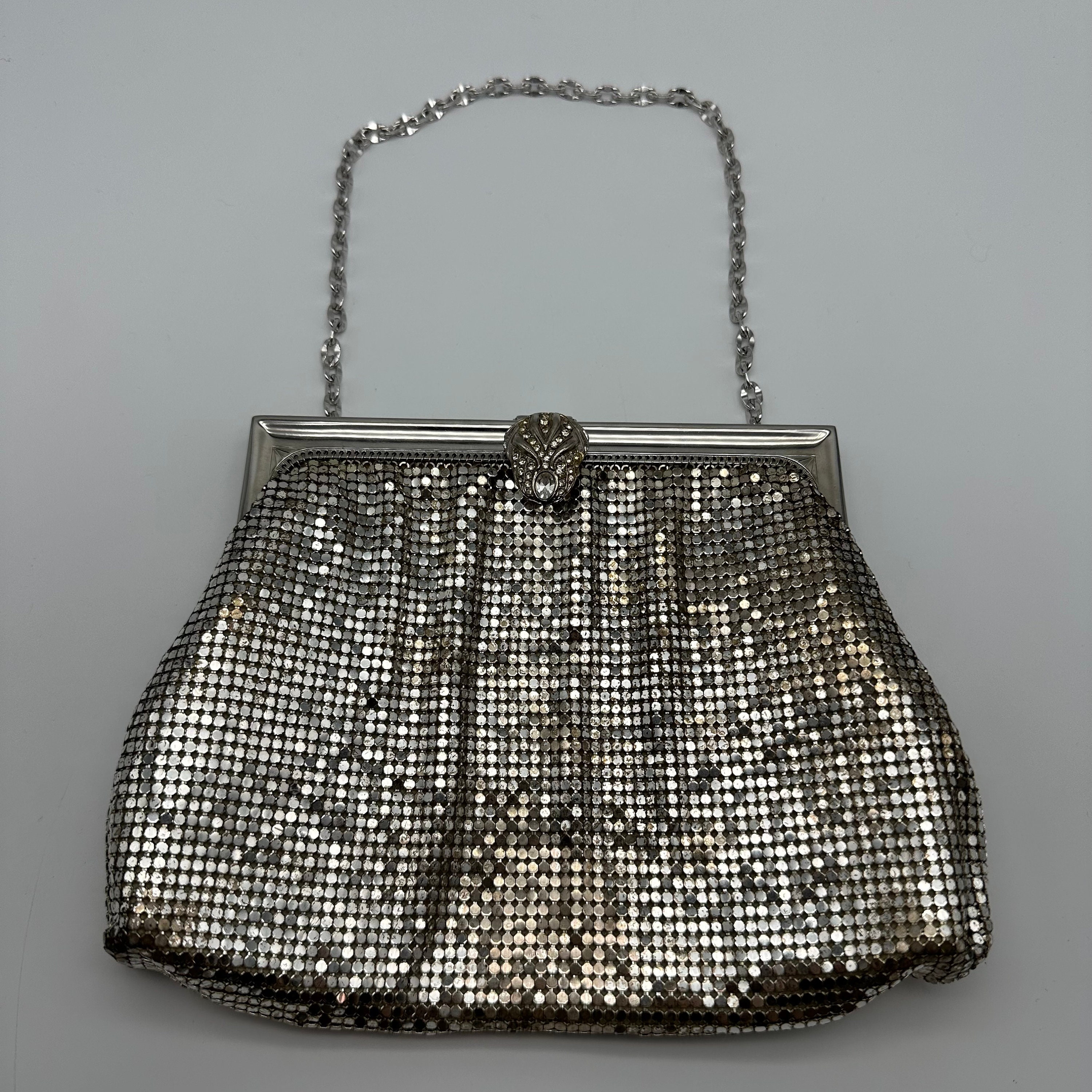 パーティーバッグ（Whiting & Davis） Vintage Whiting and Davis Co. Black Bead and Gold Metal Mesh