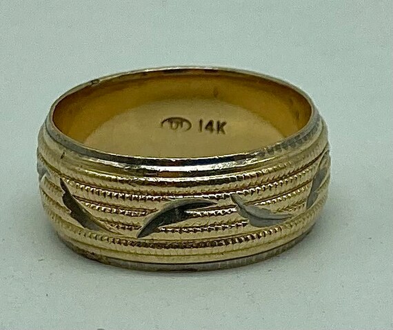 14 Karat White And Yellow Gold Two Toned Ring / B… - image 5