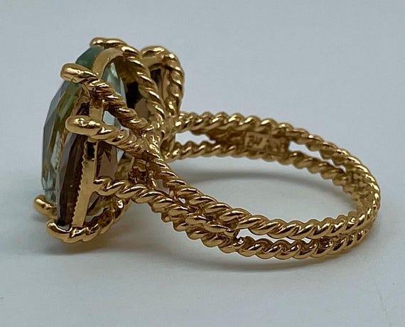 Large 14 Karat Gold Ring With Rectangular Shaped … - image 9