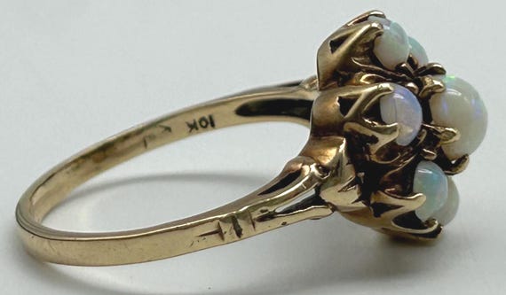 10 Karat Gold Ring with Opal Gems / Size 7 // DN … - image 8