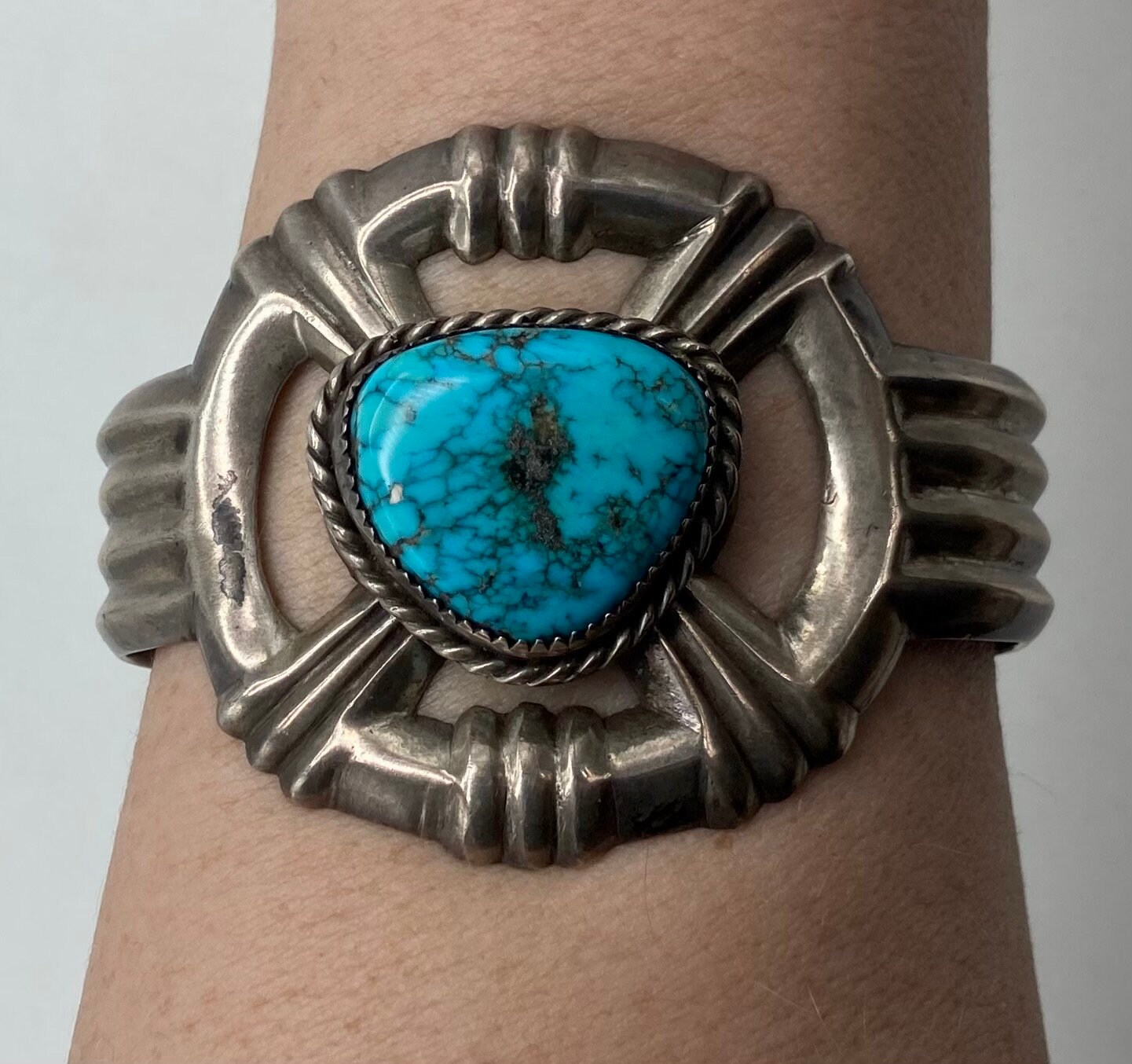 LYNCH SILVERSMITH“TURQUOISE SCALE CUFFS” il_fullxfull.3866934464_cpoa.jpg