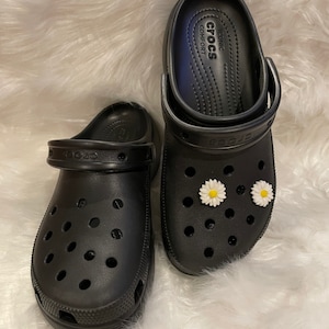 Daisy shoe charm